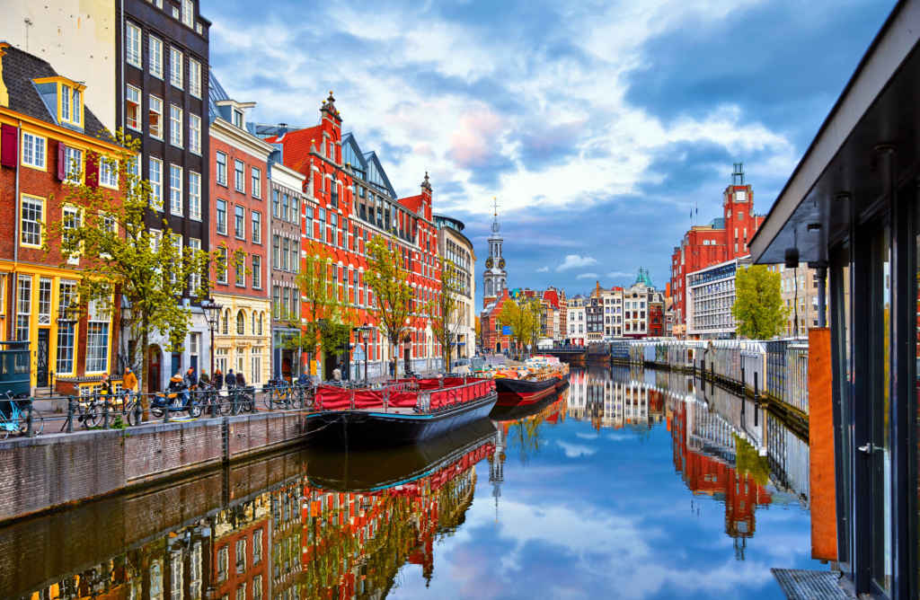 Amazing Reasons to visit Amsterdam | Travelplanet